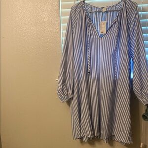 H&M White and Blue 3/4 Sleeve Tie Front Tunic